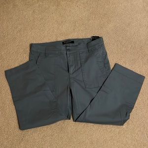 Liverpool Trey crop skinny capri trouser pant